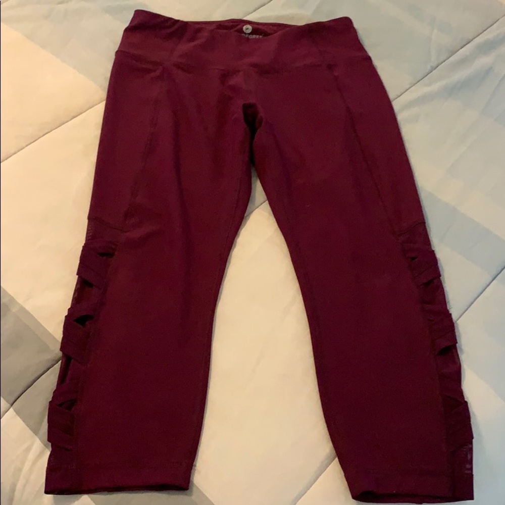 90 Degree by Reflex yoga crops. Medium.